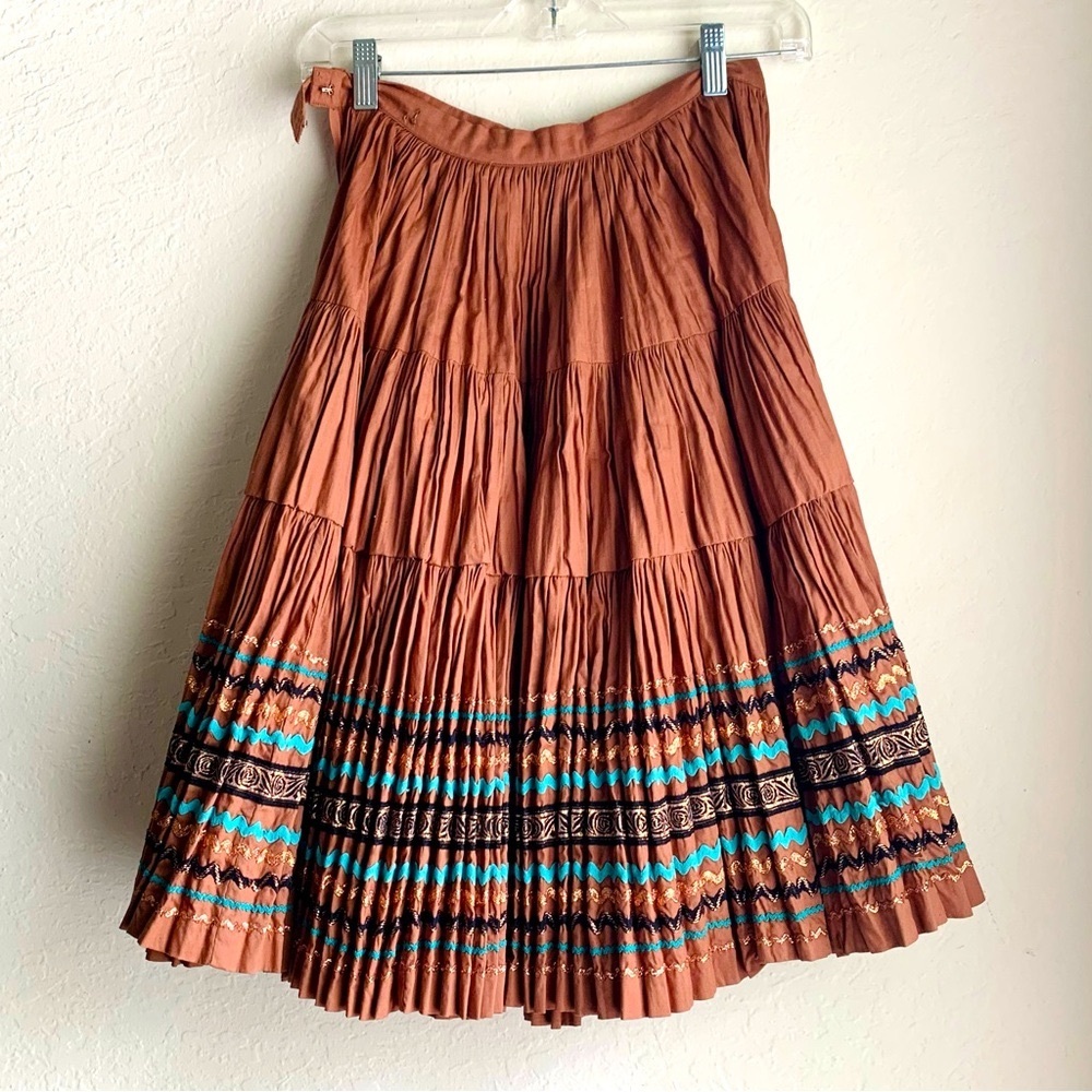Vintage pleated swing skirt